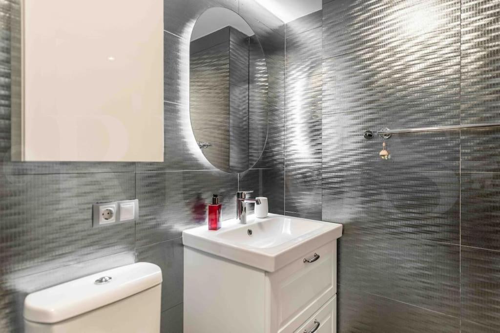 Bright Spacious Duplex With Terrace By Rems Apartamento *