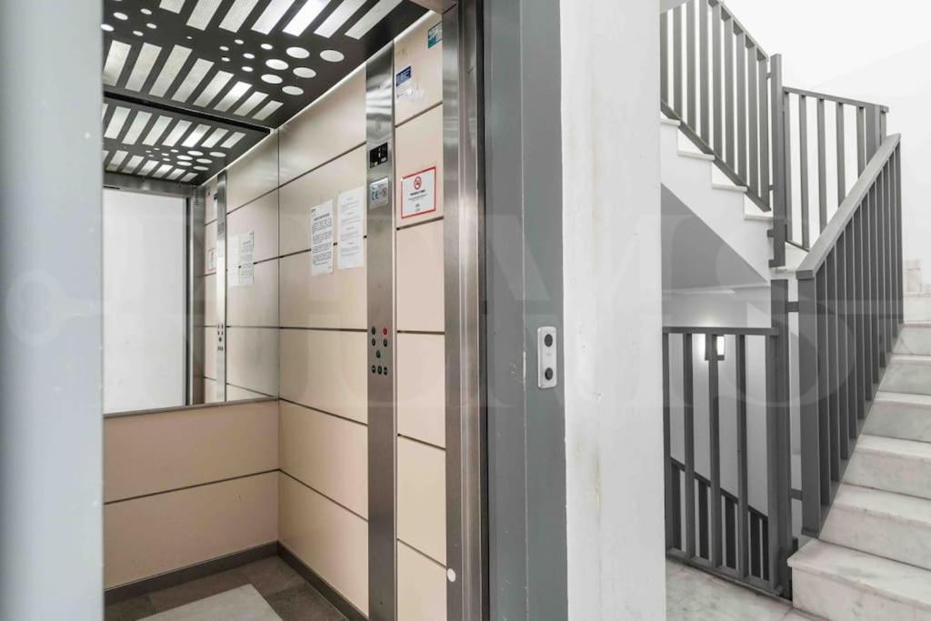 Apartamento Bright Spacious Duplex With Terrace By Rems *