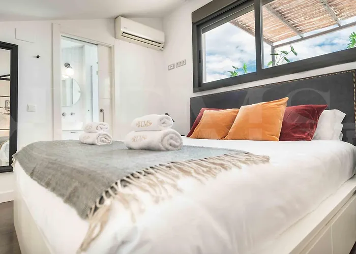Bright Spacious Duplex With Terrace By Rems