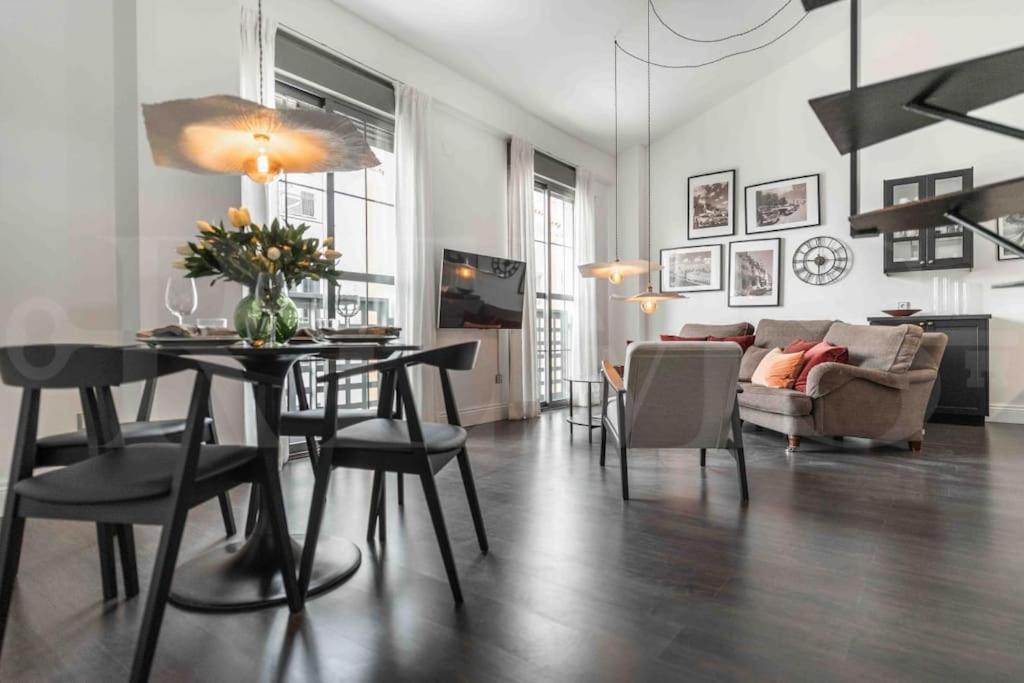 Bright Spacious Duplex With Terrace By Rems Appartamento